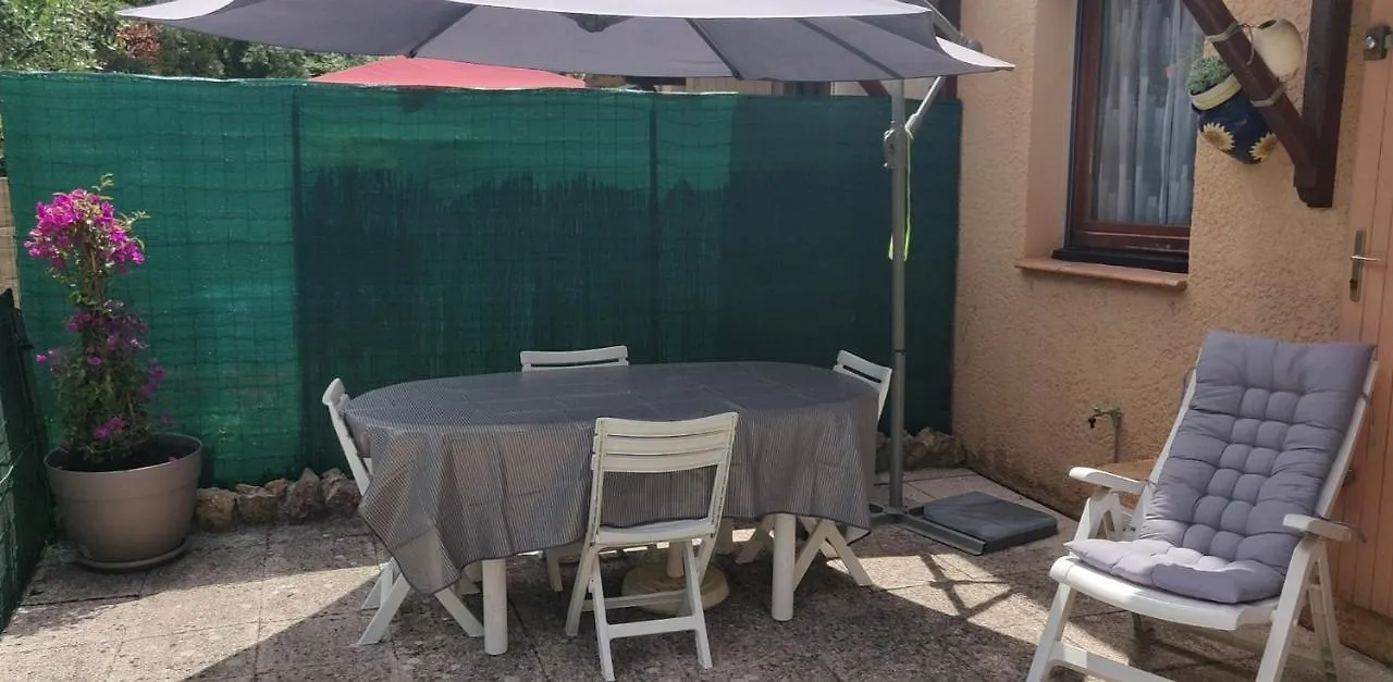 Appartement T2 46M2 Avec Grande Terrasse Sanary-sur-Mer Apartment