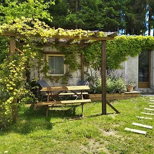Les Granges De La Hulotte, Les Mésanges Lies
